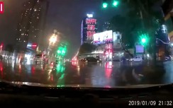 Video: Xe 7 chỗ phóng nhanh, lấn làn đâm ô tô rồi bỏ chạy