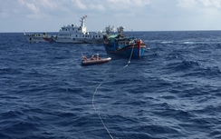 2 "tàu lạ" ép, đâm chìm tàu cá Quảng Ngãi