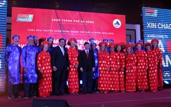 Nữ thuỷ thủ "Tây" hào hứng diện Áo dài Việt