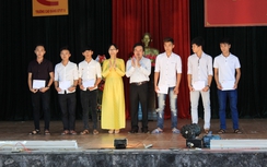 Gần 1/3 tân sinh viên trường Cao đẳng GTVTII nhận học bổng "Hiếu học"