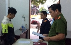 Khởi tố đối tượng chém người yêu cũ rồi tự tử