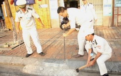 Đà Nẵng chỉnh trang vỉa hè bằng búa, xà beng