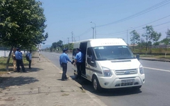 Phạt xe "trá hình" hợp đồng, bắt khách lẻ ở Đà Nẵng 6,5 triệu