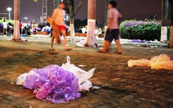 Hậu xem pháo hoa Đà Nẵng: Rác xả bừa, du khách ngủ trên xe