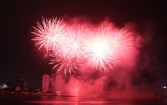 Thụy Sỹ "vẽ Ngũ Hành Sơn" của Đà Nẵng bằng pháo hoa