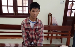 Đạp xe chở bé gái 8 tuổi ra nghĩa địa hiếp dâm