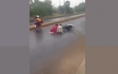 Hàng loạt xe máy ngã dúi dụi trên đường Hà Nội