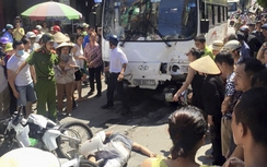 Hải Phòng: Xe khách "càn quét" hàng loạt xe máy, 7 người trọng thương