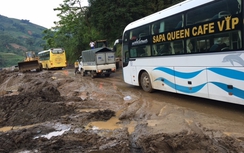 Lào Cai: Giải phóng toàn bộ xe khách trên QL4D