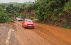 Tin bão số 3: 1 người chết, giao thông ách tắc tại Sơn La