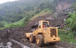 QL4D bị chia cắt, các phương tiện lưu thông thế nào?