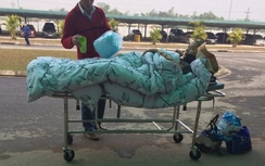 Liệt giường 10 năm do TNGT, nam sinh từ chối chữa bệnh