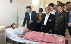 Thăm hỏi, hỗ trợ nạn nhân vụ nổ xe khách Ka Long