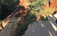 Cận cảnh sạt lở taluy âm nghiêm trọng, huyện Trạm Tấu bị chia cắt