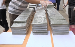 Bắt 2 nghi phạm vận chuyển 329 bánh heroin trên xe bán tải