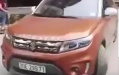 Bị CSGT nhắc nhở, nữ tài xế quay xe ngang đường thách thức