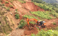 Thông xe 1 chiều trên tỉnh lộ 153 sạt lở làm chết 2 người