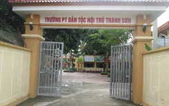 Hiệu trưởng bị tố lạm dụng tình dục: "Nạn nhân" là các nam sinh?