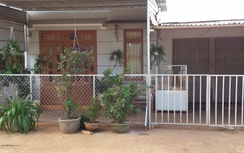 Chồng chém vợ vỡ đầu rồi uống thuốc sâu tự tử