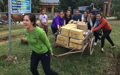 Clip Báo Giao thông và bạn đọc chung tay cùng bà con vùng lũ