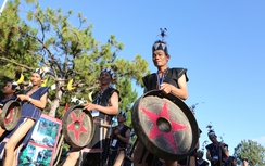 Thủ tướng dự khai mạc Festival Văn hoá Cồng chiêng Tây Nguyên