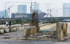 Đường 1.500 tỷ thi công dang dở trở thành bãi rác khổng lồ