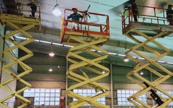 Cho thuê xe nâng người thi công xây lắp kết cấu thép