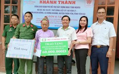 Yên Bái: Công ty Cổ phần Nhựa Thiếu niên tiền phong Hải Phòng trao 120 triệu đồng hỗ trợ làm 2 nhà tình nghĩa