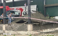 Ninh Bình: Giàn giáo đổ sập đè lên 4 người, chủ nhà và thợ thi công tử vong