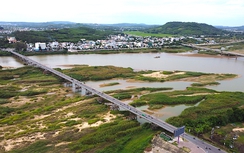 Thành phố Quảng Ngãi: Cấm người và phương tiện qua cầu Trà Khúc 1 khi nước lũ ở mức báo động 3