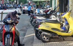 Thành phố Hồ Chí Minh: Tràn lan tình trạng lấn chiếm vỉa hè, lòng đường tại phường 5, quận 3