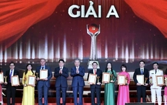 Vinh danh các tác phẩm chính luận xuất sắc về bảo vệ nền tảng tư tưởng của Đảng