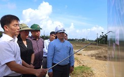 Bí thư Tỉnh ủy Quảng Ngãi kiểm tra tình trạng sạt lở bờ sông Trà Câu