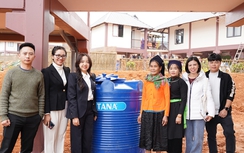 Tân Á Đại Thành chung tay tái thiết thôn Làng Nủ