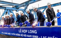 Nam Định: Hợp long cầu Lạc Quần bắc qua sông Ninh Cơ