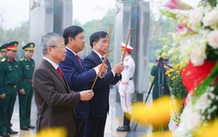 Lãnh đạo tỉnh Quảng Nam dâng hoa, dâng hương tri ân các anh hùng liệt sỹ, Bà mẹ Việt Nam anh hùng