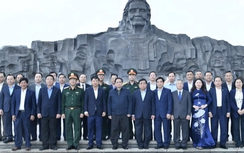 Thủ tướng Phạm Minh Chính tưởng niệm các Anh hùng liệt sĩ và Mẹ Việt Nam Anh hùng tại tỉnh Quảng Nam