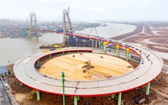 Hợp long cầu Hoàng Gia kết nối trung tâm thành phố Hải Phòng với đảo Vũ Yên