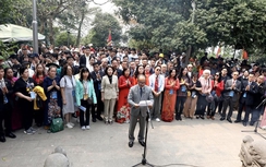 Phú Thọ: Gần 50 đại biểu Đoàn kiều bào trở về nguồn dâng hương