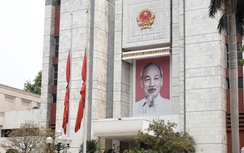 Hà Nội: Nhiều trụ sở treo cờ rủ trong ngày đầu Quốc tang đồng chí Khamtay Siphandone