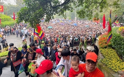 Phú Thọ: Biển người trở về hành hương tại Đền Hùng ngày chính lễ