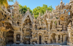 Lâu đài xây từ hàng nghìn viên sỏi