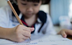 Cậu bé bị viêm não khi thức dậy làm bài tập lúc nửa đêm