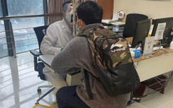 Cậu bé mắc căn bệnh này do nghiện chơi điện thoại, bố mẹ cần lưu ý