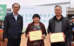 Người phụ nữ chưa học tới lớp 4 bất ngờ thành giáo viên trường cao đẳng