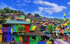 Từ ngôi làng vô danh, mục nát bỗng lột xác ngoạn mục nhờ sự bùng nổ sắc màu