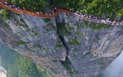 Run rẩy trên 10 cây cầu kính cheo leo trên vách đá ở Trung Quốc