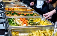 Video này sẽ cho bạn thấy tốc độ virus lây lan khủng khiếp như thế nào trong tiệc buffet