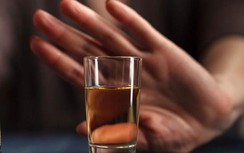 Uống rượu mà không tổn thương gan, bác sĩ khuyên chú ý 2 điều