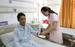 Uống rượu liên tục suốt mấy chục năm, người đàn ông suýt mất mạng vì đủ thứ bệnh